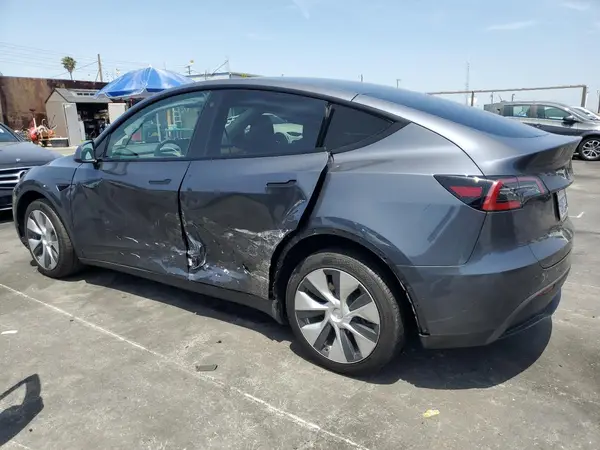 7SAYGDEE4NF456010 2022 TESLA MODEL Y - Image 2