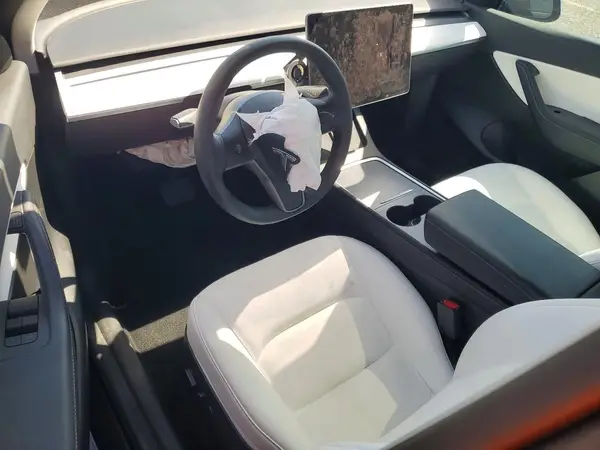 7SAYGDEE4NF458307 2022 TESLA MODEL Y - Image 8