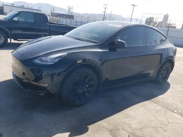 7SAYGDEE4NF481120 2022 TESLA MODEL Y - Image 1