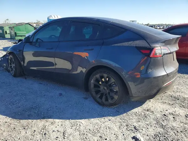 7SAYGDEE4NF481571 2022 TESLA MODEL Y - Image 2