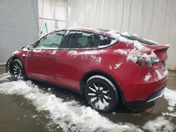 7SAYGDEE4NF481831 2022 TESLA MODEL Y - Image 2