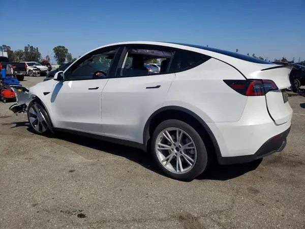 7SAYGDEE4NF493106 2022 TESLA MODEL Y - Image 2