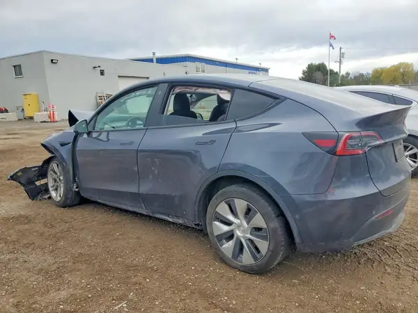 7SAYGDEE4NF504945 2022 TESLA MODEL Y - Image 2