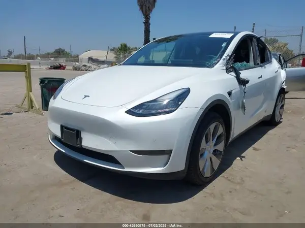 7SAYGDEE4NF506226 2022 TESLA MODEL Y - Image 2