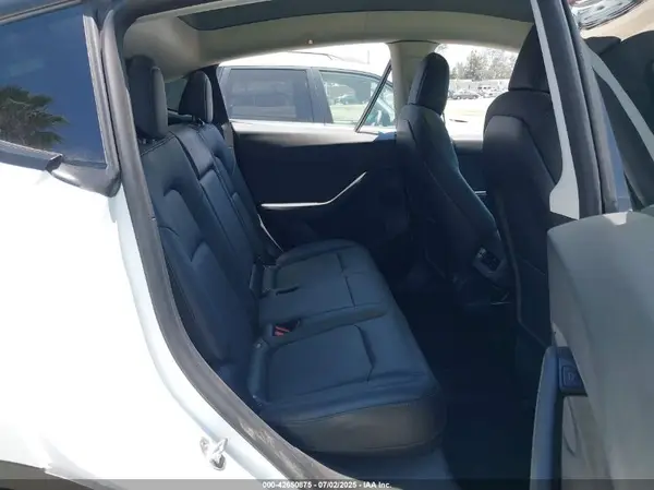 7SAYGDEE4NF506226 2022 TESLA MODEL Y - Image 8