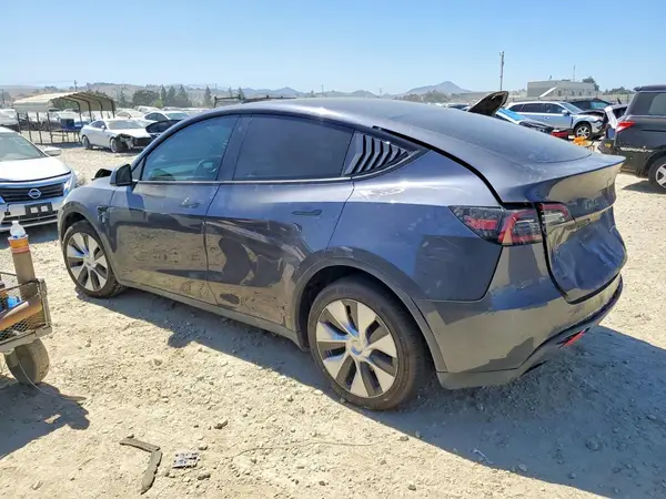 7SAYGDEE4NF509501 2022 TESLA MODEL Y - Image 2