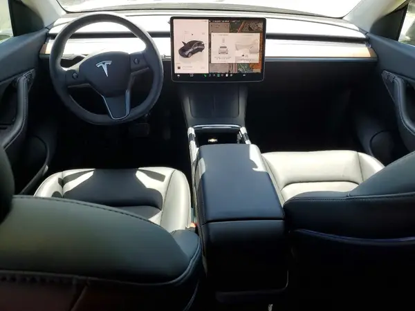 7SAYGDEE4NF509501 2022 TESLA MODEL Y - Image 8