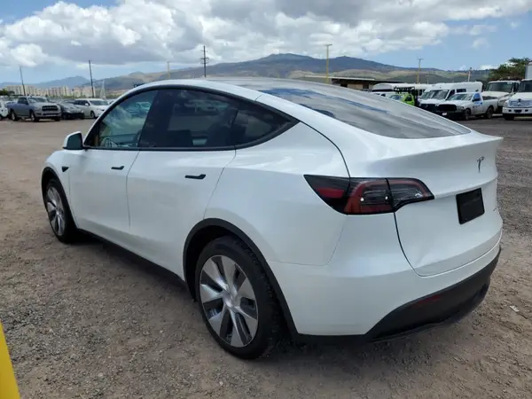 7SAYGDEE4NF511006 2022 TESLA MODEL Y - Image 2