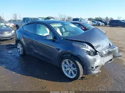7SAYGDEE4NF512222 2022 TESLA MODEL Y
