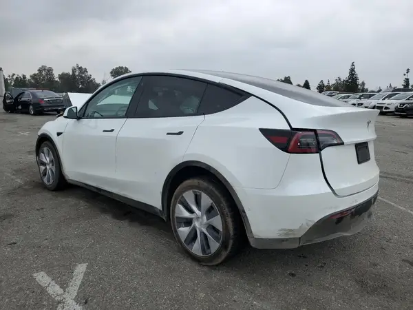 7SAYGDEE4NF513757 2022 TESLA MODEL Y - Image 2