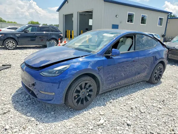 7SAYGDEE4NF532132 2022 TESLA MODEL Y - Image 1
