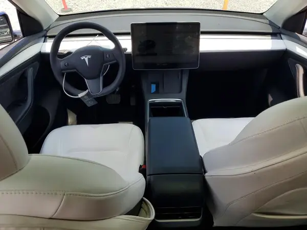 7SAYGDEE4NF532132 2022 TESLA MODEL Y - Image 8