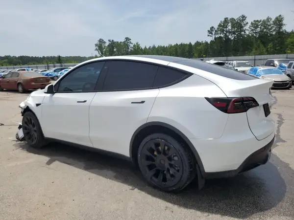 7SAYGDEE4NF535208 2022 TESLA MODEL Y - Image 2