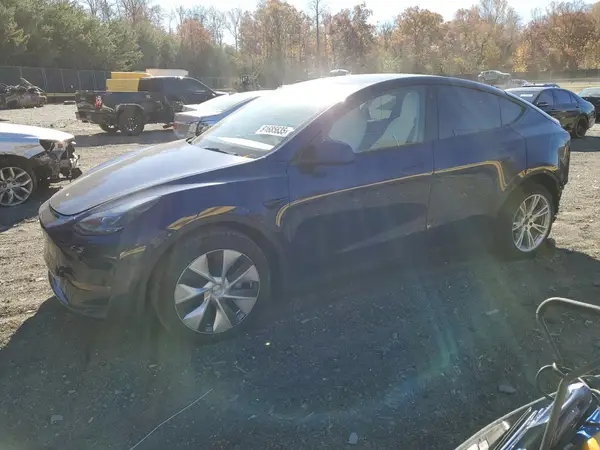 7SAYGDEE4NF535919 2022 TESLA MODEL Y - Image 1