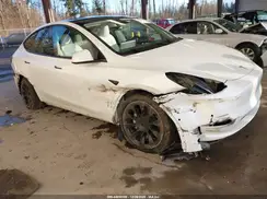 7SAYGDEE4NF546533 2022 TESLA MODEL Y
