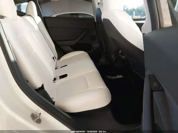 7SAYGDEE4NF546533 2022 TESLA MODEL Y - Image 8