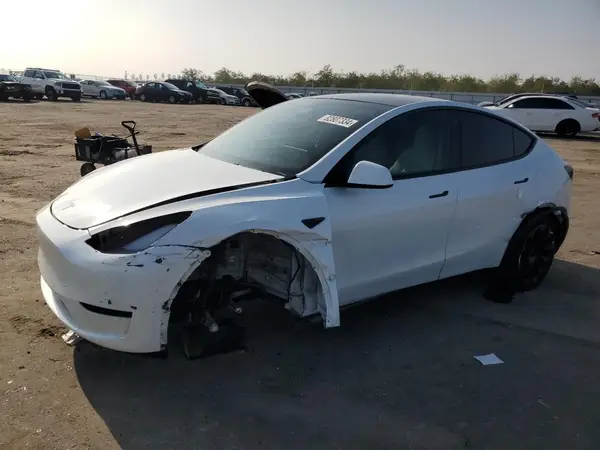 7SAYGDEE4NF551893 2022 TESLA MODEL Y - Image 1