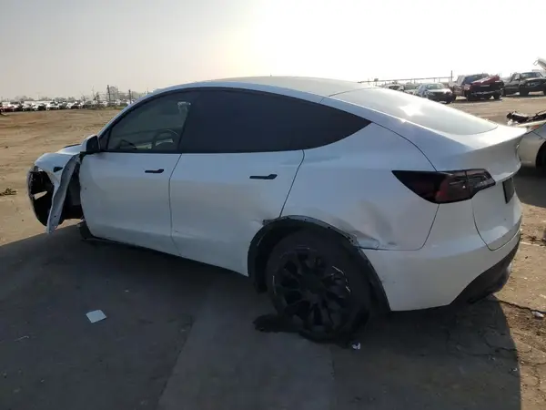 7SAYGDEE4NF551893 2022 TESLA MODEL Y - Image 2