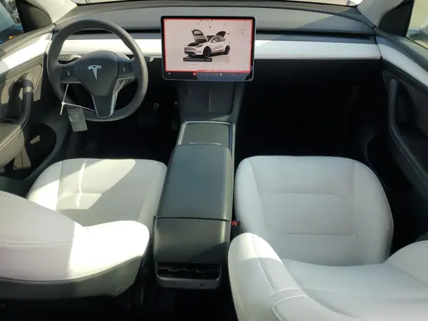 7SAYGDEE4NF551893 2022 TESLA MODEL Y - Image 8