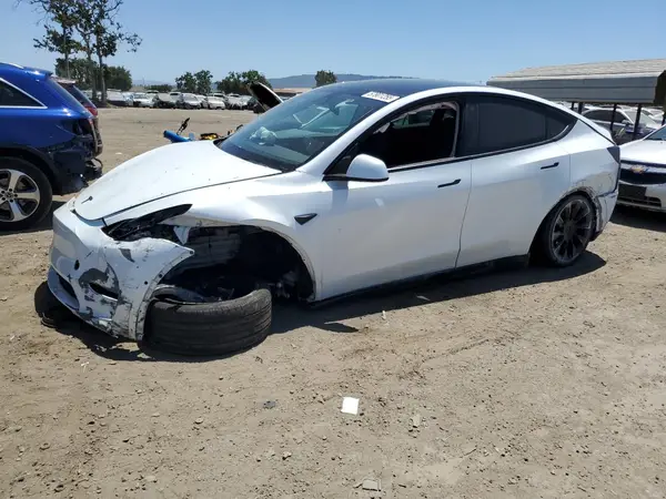 7SAYGDEE4NF557614 2022 TESLA MODEL Y - Image 1