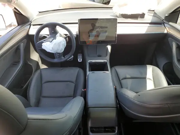 7SAYGDEE4NF557614 2022 TESLA MODEL Y - Image 8
