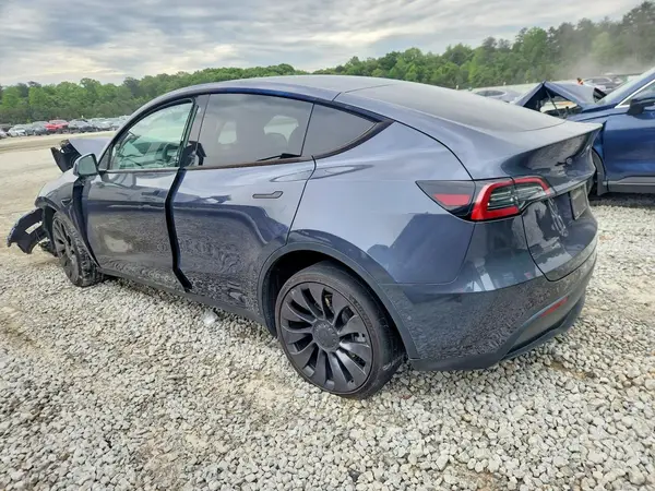 7SAYGDEE4NF571089 2022 TESLA MODEL Y - Image 2