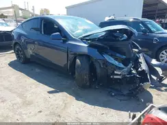 7SAYGDEE4NF571187 2022 TESLA MODEL Y