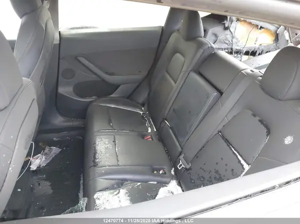 7SAYGDEE4NF572338 2022 TESLA MODEL Y - Image 8