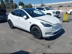 7SAYGDEE4NF575417 2022 TESLA MODEL Y