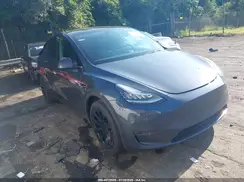 7SAYGDEE4PA027949 2023 TESLA MODEL Y