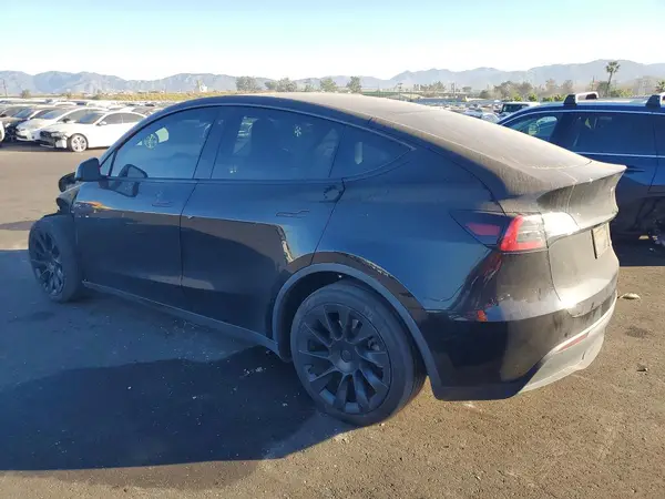 7SAYGDEE4PA029765 2023 TESLA MODEL Y - Image 2
