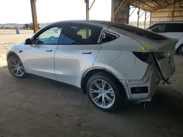 7SAYGDEE4PA030110 2023 TESLA MODEL Y - Image 2