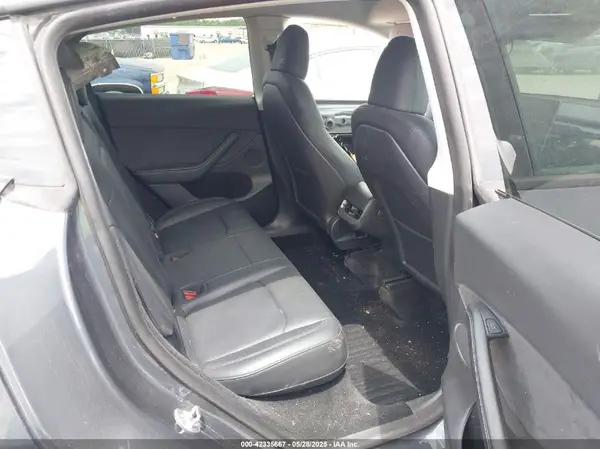 7SAYGDEE4PA030138 2023 TESLA MODEL Y - Image 8