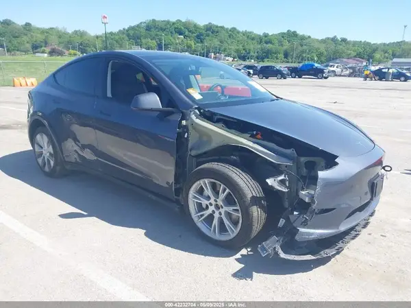 7SAYGDEE4PA037218 2023 TESLA MODEL Y - Image 1
