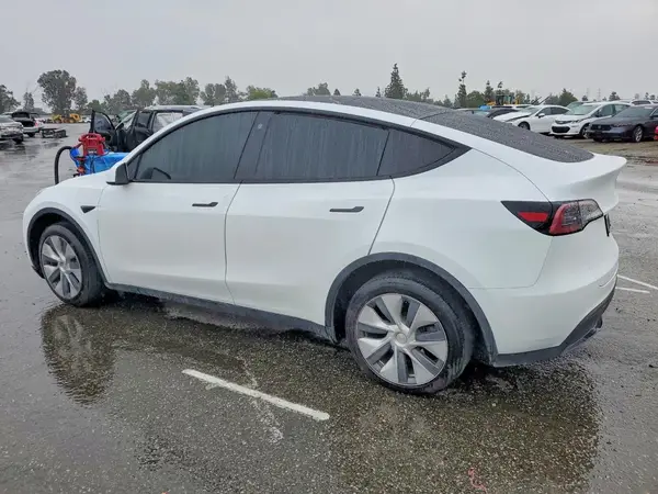 7SAYGDEE4PA039776 2023 TESLA MODEL Y - Image 2