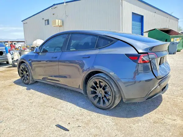 7SAYGDEE4PA044489 2023 TESLA MODEL Y - Image 2