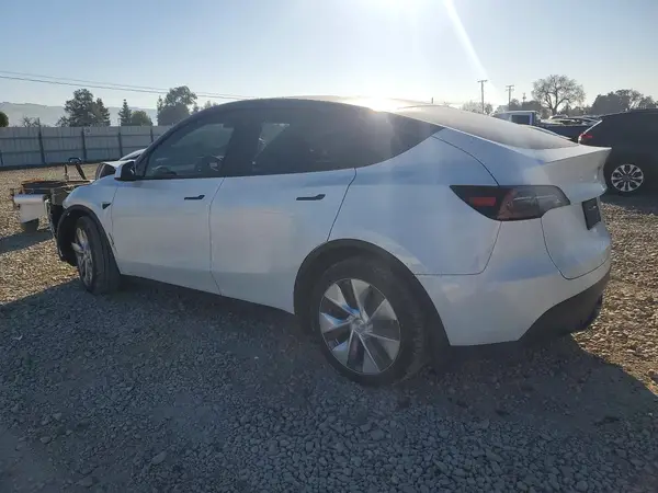 7SAYGDEE4PA053175 2023 TESLA MODEL Y - Image 2