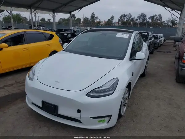 7SAYGDEE4PA056416 2023 TESLA MODEL Y - Image 2