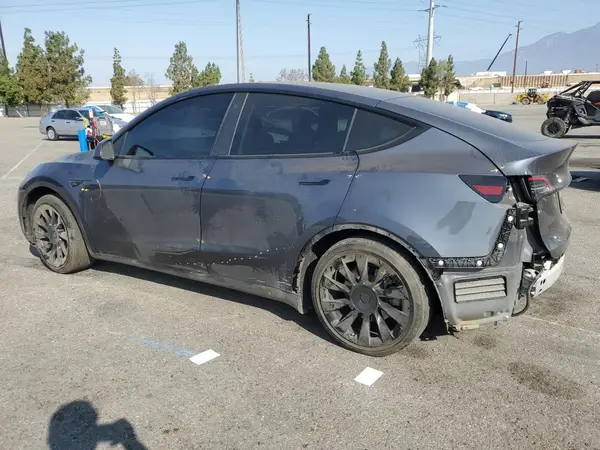 7SAYGDEE4PA057484 2023 TESLA MODEL Y - Image 2