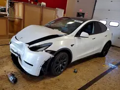 7SAYGDEE4PA058229 2023 TESLA MODEL Y