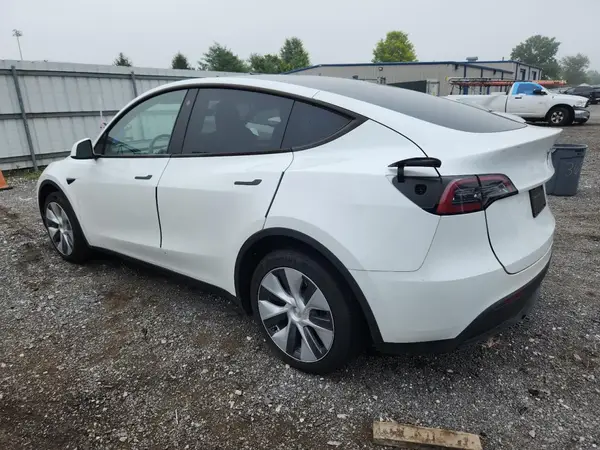 7SAYGDEE4PA062880 2023 TESLA MODEL Y - Image 2