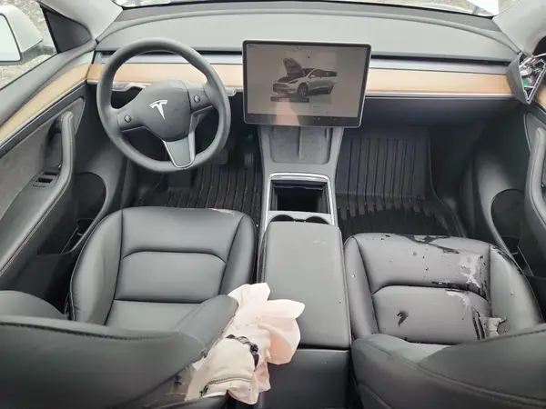 7SAYGDEE4PA062880 2023 TESLA MODEL Y - Image 8