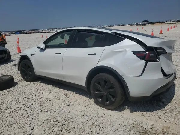 7SAYGDEE4PA064502 2023 TESLA MODEL Y - Image 2