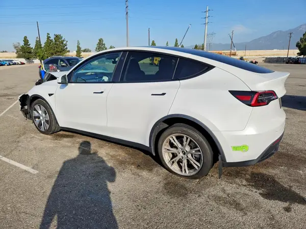 7SAYGDEE4PA066265 2023 TESLA MODEL Y - Image 2