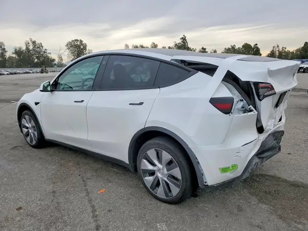 7SAYGDEE4PA066654 2023 TESLA MODEL Y - Image 2