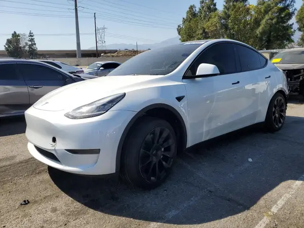 7SAYGDEE4PA070770 2023 TESLA MODEL Y - Image 1