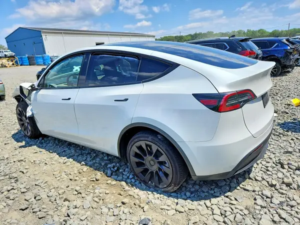7SAYGDEE4PA075385 2023 TESLA MODEL Y - Image 2