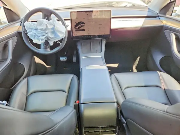 7SAYGDEE4PA075385 2023 TESLA MODEL Y - Image 8
