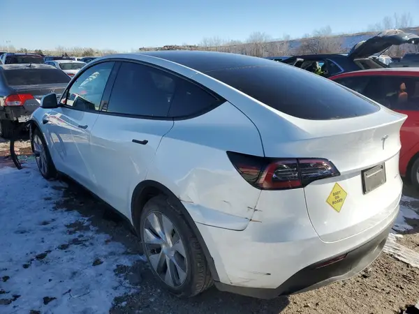 7SAYGDEE4PA077217 2023 TESLA MODEL Y - Image 2