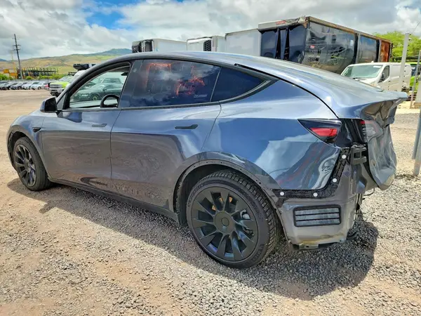 7SAYGDEE4PA077685 2023 TESLA MODEL Y - Image 2